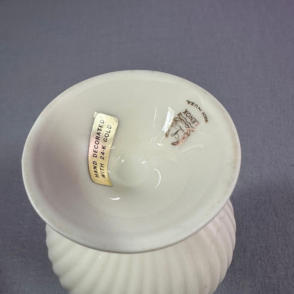 Lenox USA Regency Salt & Pepper Shakers & Coordinating Bud Vase with 24k Trim - Picture 5 of 8
